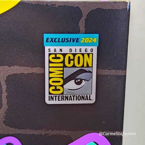 RESHMA 💡🐮 SDCC Blacklight Pink Cow Collectors Box Set 1 in 500 w light NIB - Picture 6 of 10